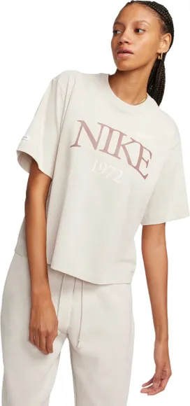 Футболка Nike W NSW TEE CLASSICS BOXY FQ6600-104